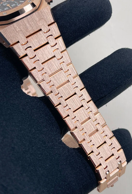 Audemars Piguet «50-ЛЕТНИЙ ЮБИЛЕЙ» 26240OR.OO.D002CR.01 7