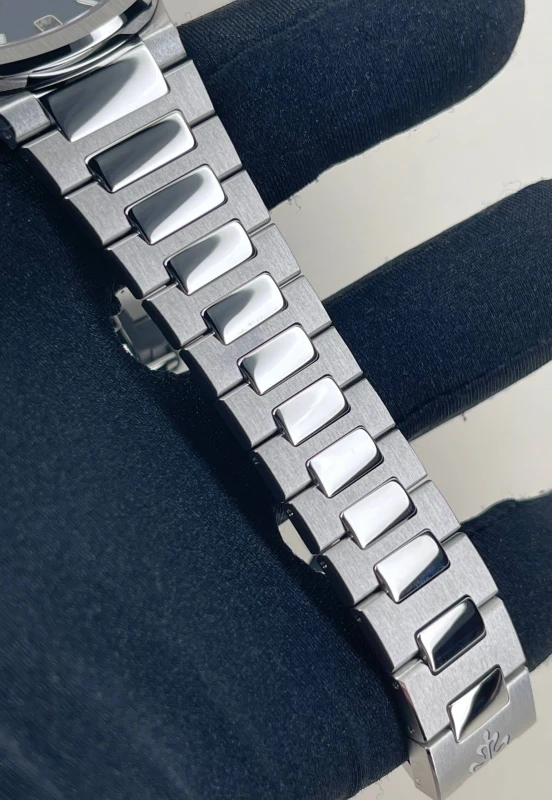 Patek Philippe Lady 7118/1A-001 6