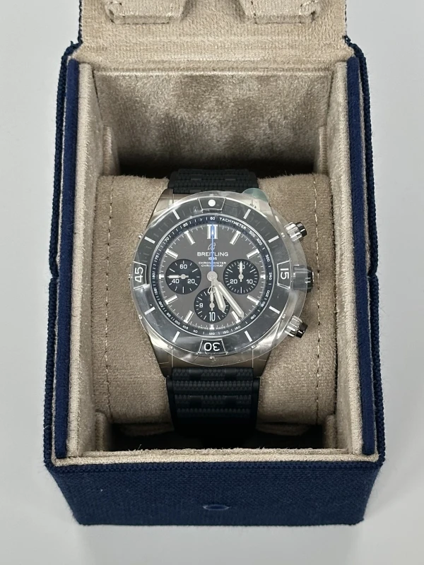 Breitling B01 44 EB0136251M1S1 5