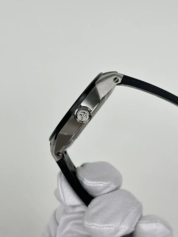 Ulysse Nardin Dual Time 42 mm 243-20-3/42 6