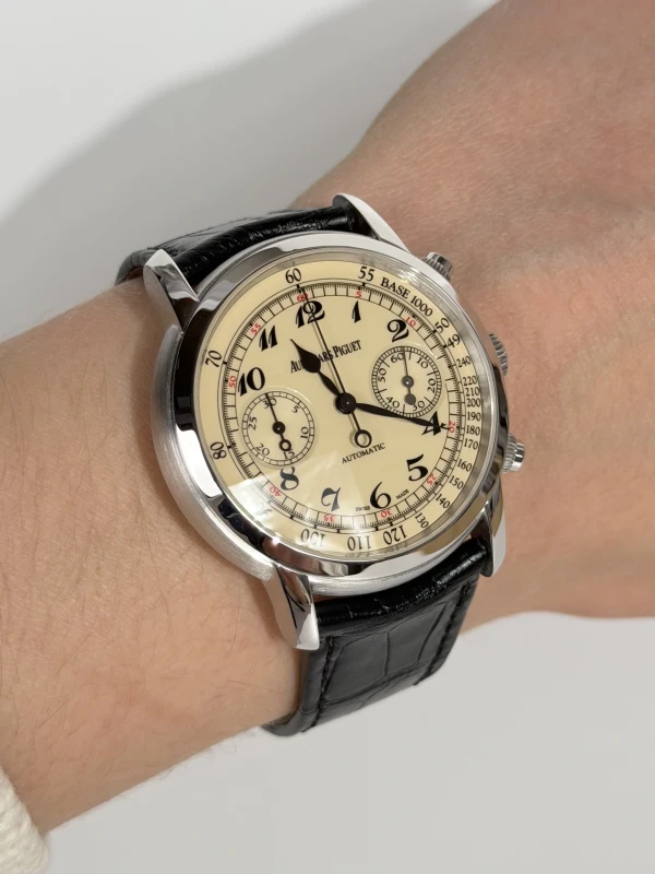 Audemars Piguet Chronograph Automatic  26100BC.OO.D002CR.01 6