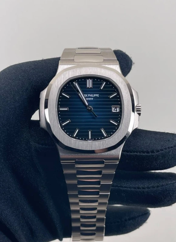 Patek Philippe NAUTILUS 5811/1G-001 2