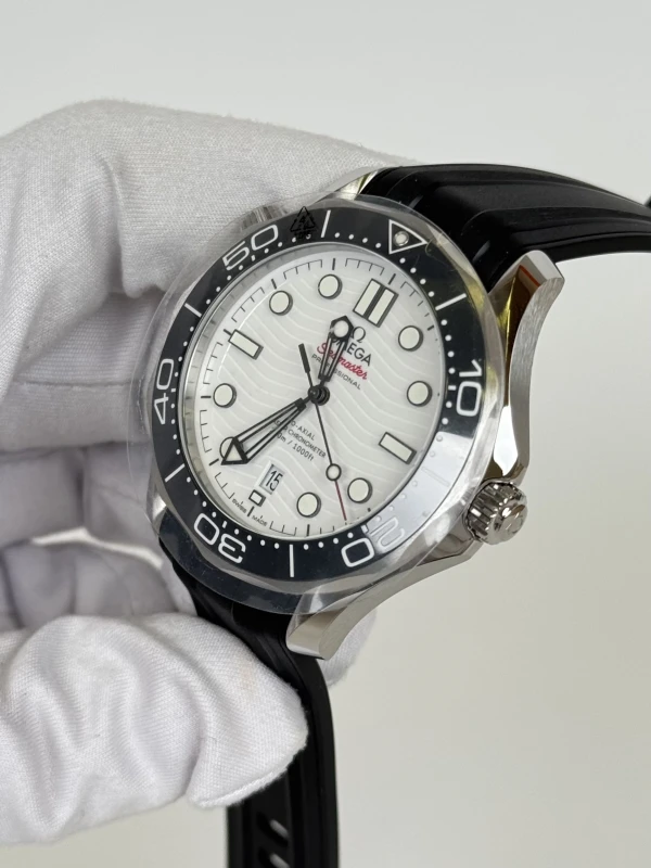 Omega Diver 300M 210.32.42.20.04.001 4