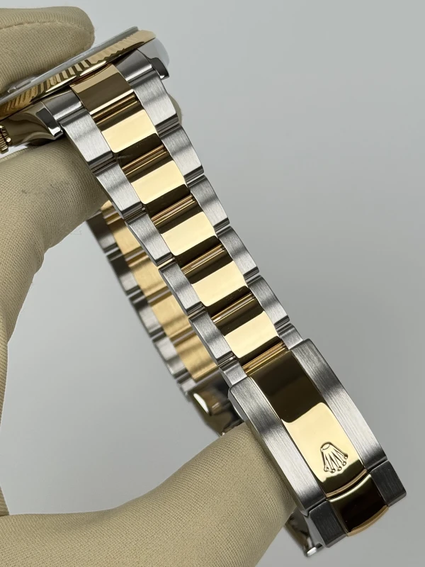 Rolex 36mm Steel and Yellow Gold 126233-0018 5
