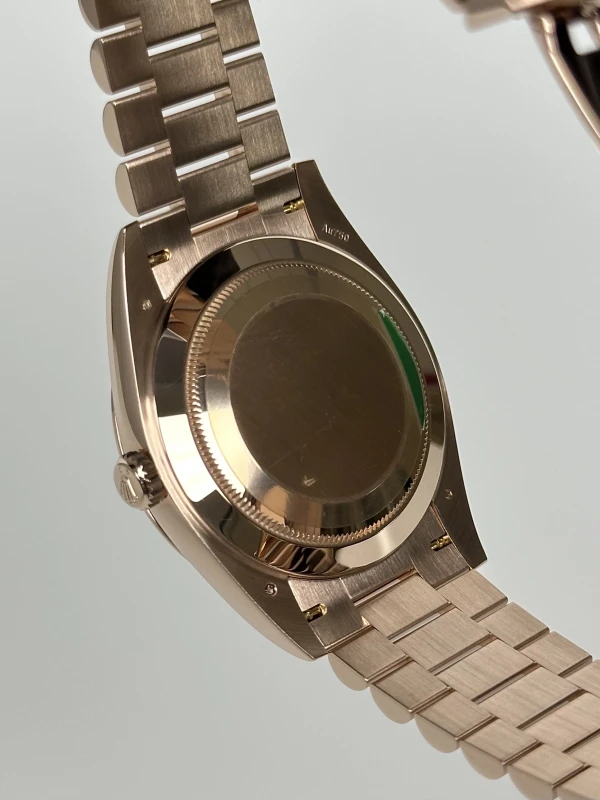 Rolex 40 mm Everose Gold  228235-0001 8
