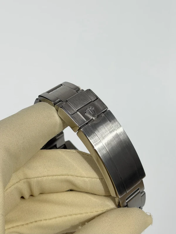 Rolex V Series 116660 5