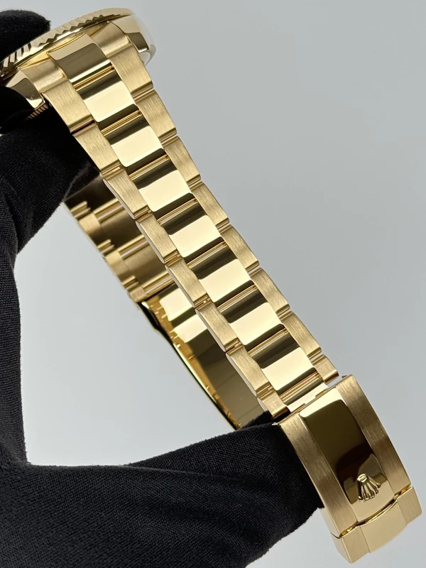 Rolex 42mm Yellow Gold 326938 Champagne 5