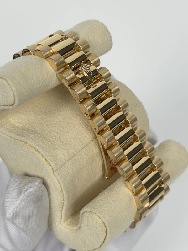 Rolex 40 mm Yellow Gold 228238-0002 4