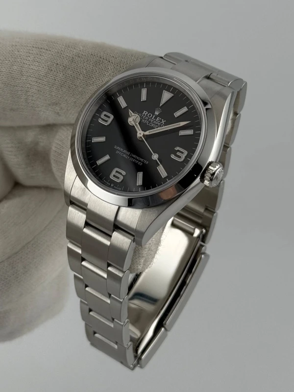 Rolex 36 mm Steel 124270-0001 4