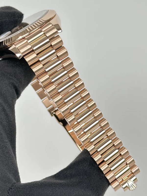 Rolex 40 mm Everose Gold 228235-0025 5