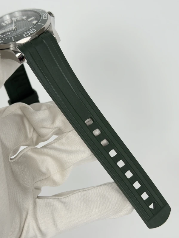 Omega DIVER 300M CO‑AXIAL MASTER CHRONOMETER 42 MM 210.32.42.20.10.001 4