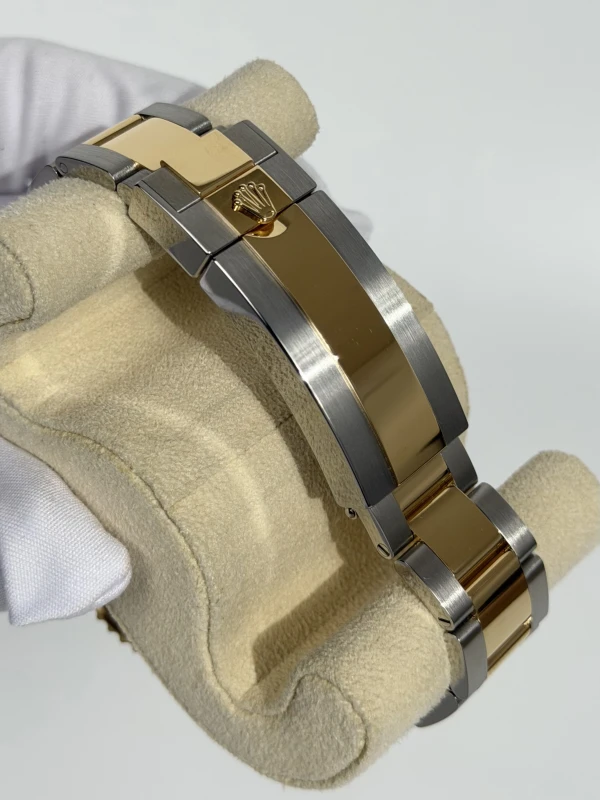 Rolex Date 41 mm Steel and Yellow Gold 126613ln-0002 4