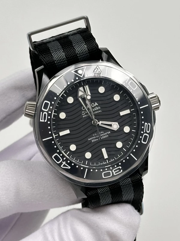 Omega Diver 300m Co Axial Master Chronometer 210.92.44.20.01.002 3