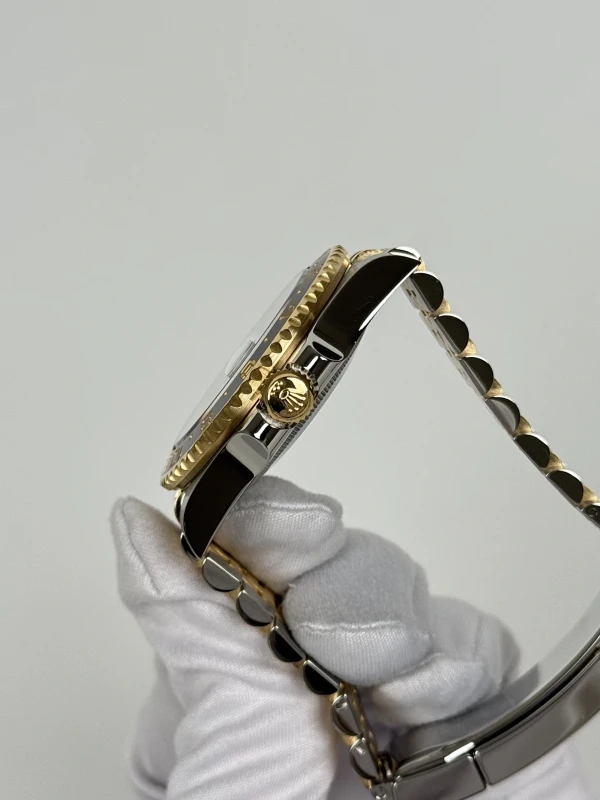 Rolex GMT Master II 40mm Steel and Yellow Gold 126713grnr-0001 4