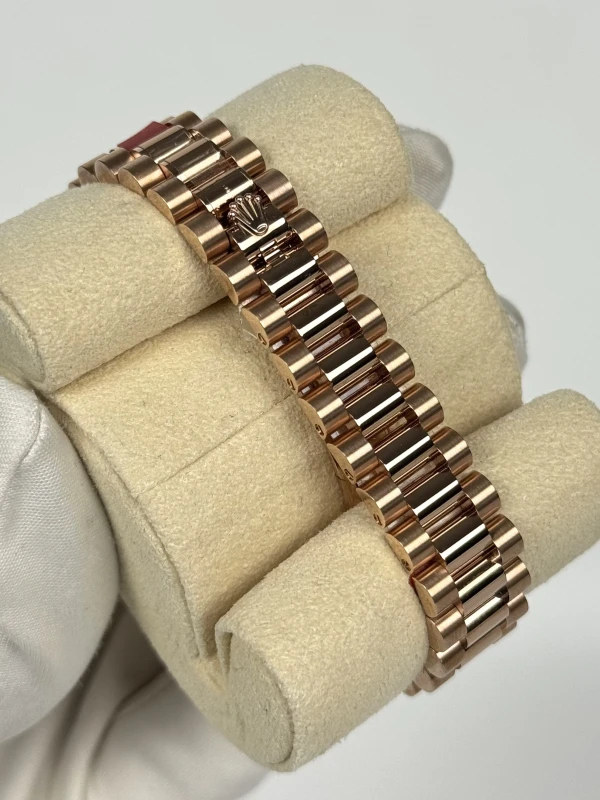 Rolex 28 mm Everose Gold  279135rbr-0010 5