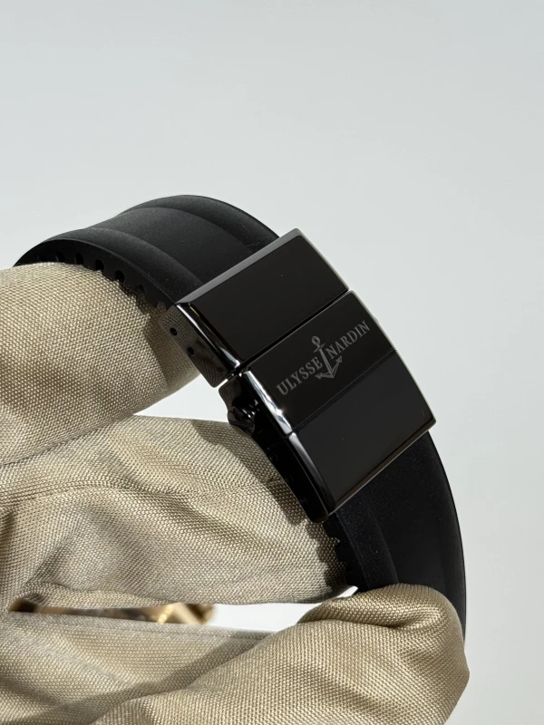 Ulysse Nardin Executive 246-00-3/42 6