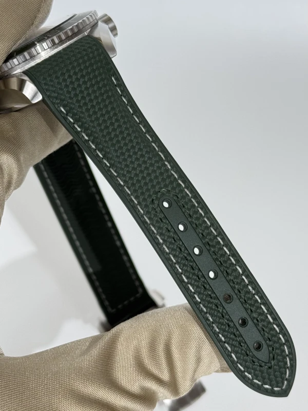 Omega Planet Ocean 600 m 215.32.44.21.06.001 5