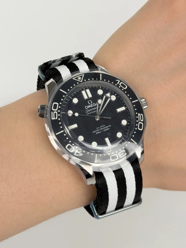 Omega Diver 300M Omega Co‑Axial Master Chronometer 42 mm 210.32.42.20.01.005 6
