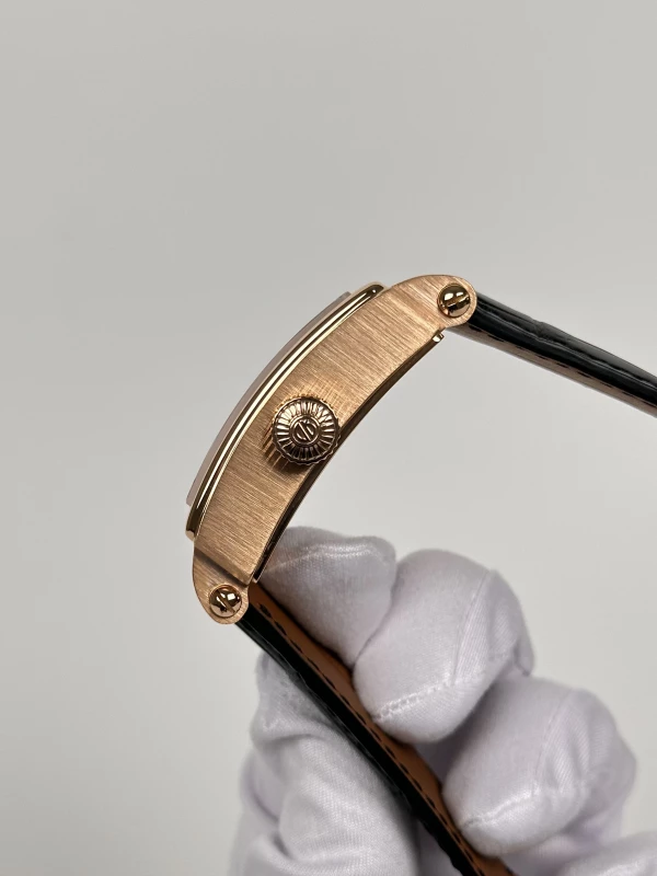 Roger Dubuis Goldens Quare Tourbillon G40 02SQ 5 V.10A 2 6