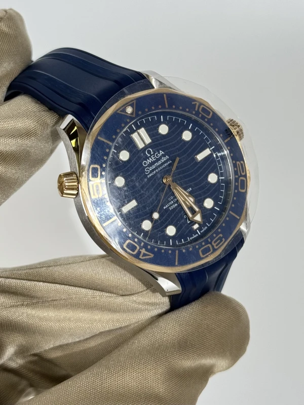 Omega Diver 300M Omega Co‑Axial Master Chronometer 42 mm 210.22.42.20.03.001 3