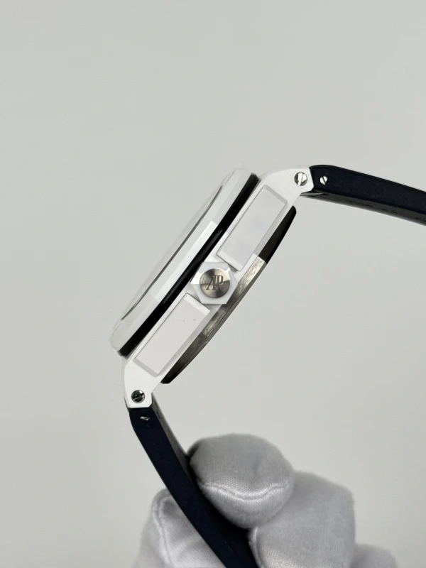 Audemars Piguet 15707CB.OO.A010CA.01 6