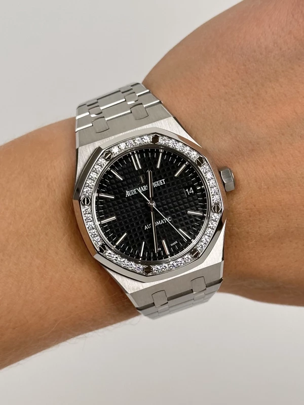 Audemars Piguet Royal Oak Automatic 37mm 15451ST.ZZ.1256ST.01 8