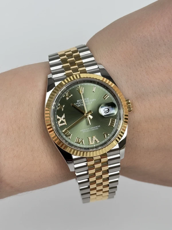 Rolex 36 mm, Oystersteel and yellow gold 126233-0025 7