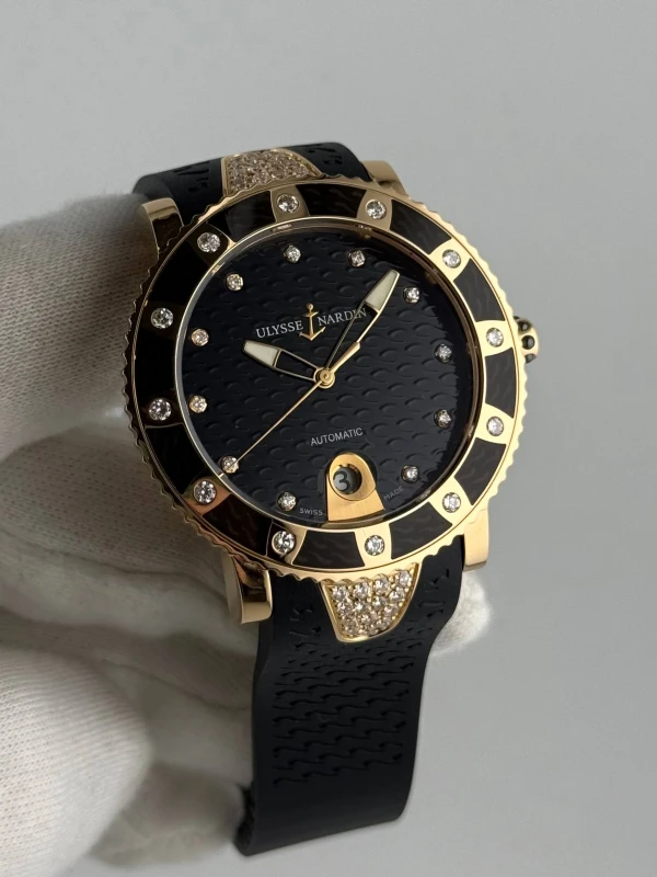Ulysse Nardin Lady Diver 8106-101EC-3C/12 4
