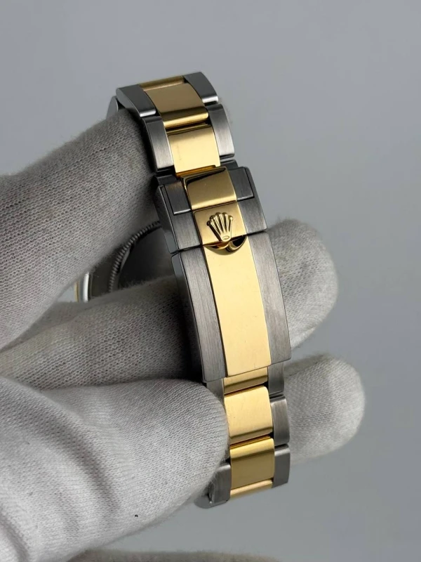 Rolex Cosmograph 40mm Steel and Yellow Gold 116523-0041 9