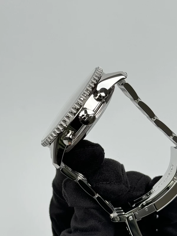Breitling B04 Chronograph GMT 48 AB04413A/F573/453A 5