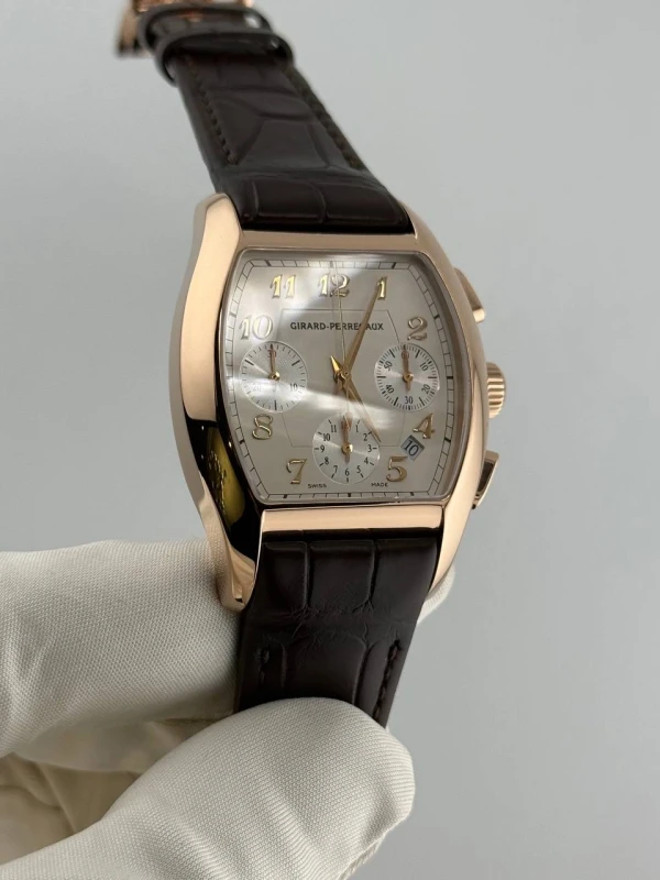 Girard Perregaux Chronograph  27650-52-122-BAEA 3