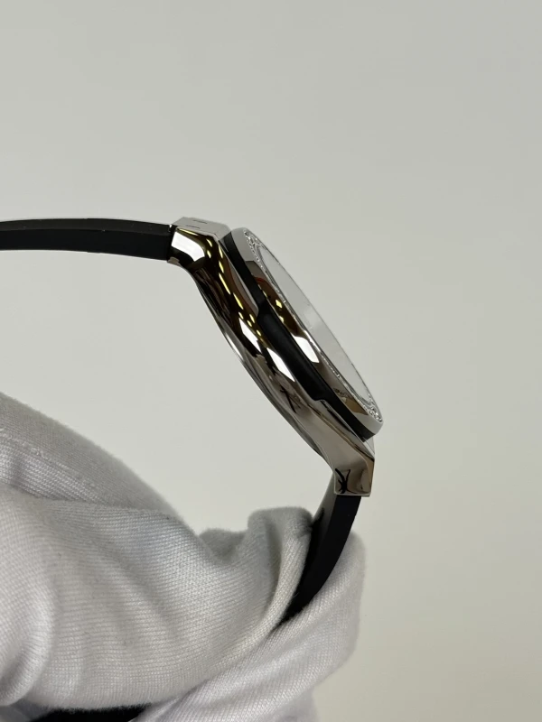 Hublot 33 MM Quartz Titanium 581.NX.1470.RX.1104 5