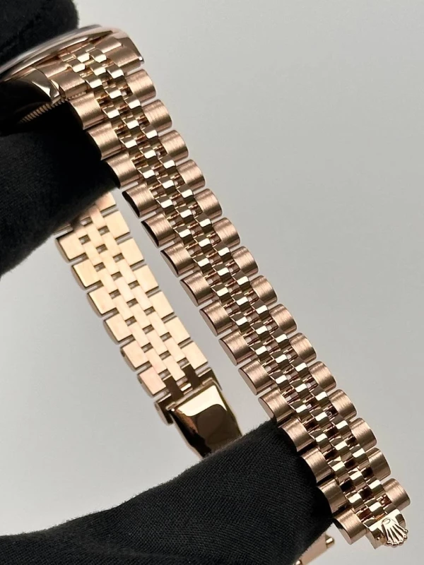 Rolex Lady 28mm Everose Gold 279165-0004 5