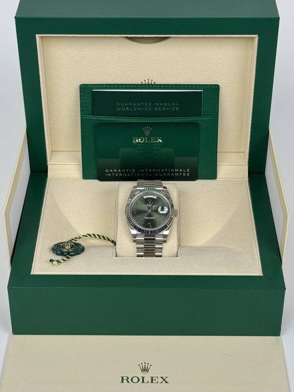 Rolex Day-Date 40 mm Platinum 228236-0017 9