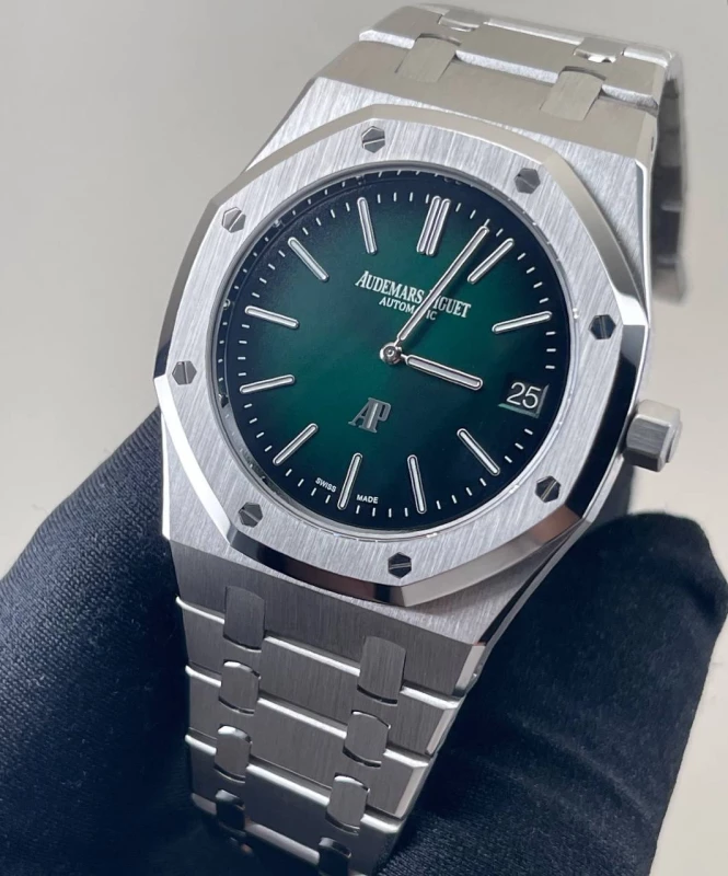 Audemars Piguet Extra-Thin Royal Oak 'Jumbo' 15202PT.OO.1240PT.01 2