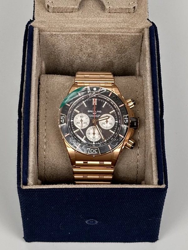 Breitling SUPER B01 44 RB0136E31Q1R1 5