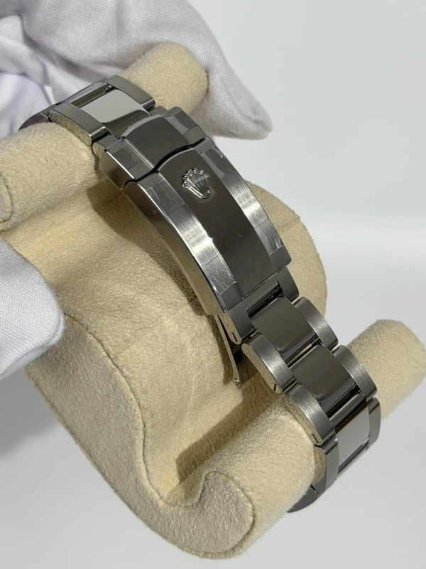 Rolex 41 mm, steel and white gold 126334-0001 4