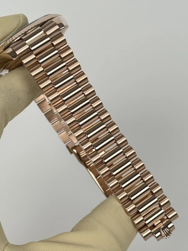 Rolex 40 mm Everose Gold 228235-0002 5