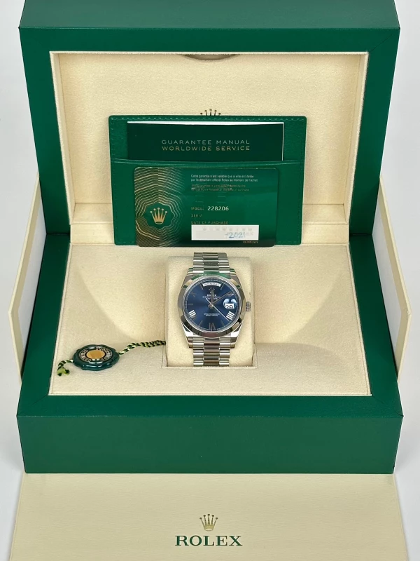 Rolex 40 mm, platinum 228206-0015 5