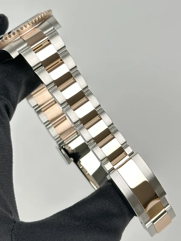 Rolex 40 mm, Oystersteel and Everose gold 126711CHNR-0002 5
