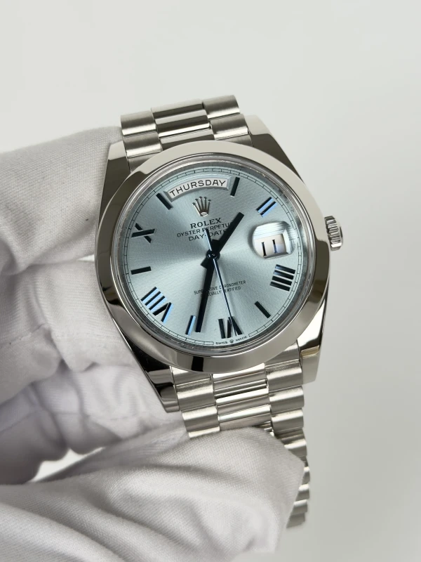 Rolex 40 mm, platinum 228206-0001 3