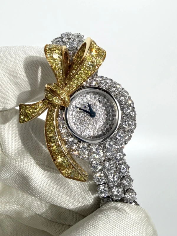 GRAFF Tilda's Bow Diamond GBW14WGYDD 3