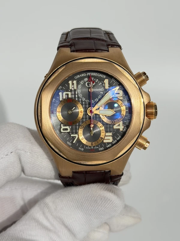 Girard Perregaux Evo3 Chronograph 80180-52-212-BBEA 2