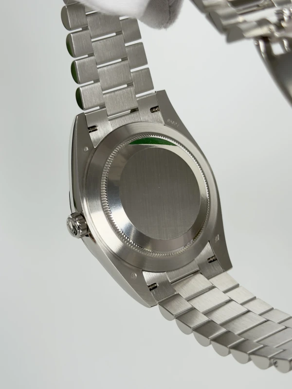 Rolex 40 MM, PLATINUM 228206-0027 6