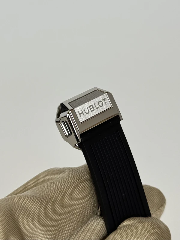 Hublot Sang Bleu 465.SS.1117.VR.1204.MXM17 6