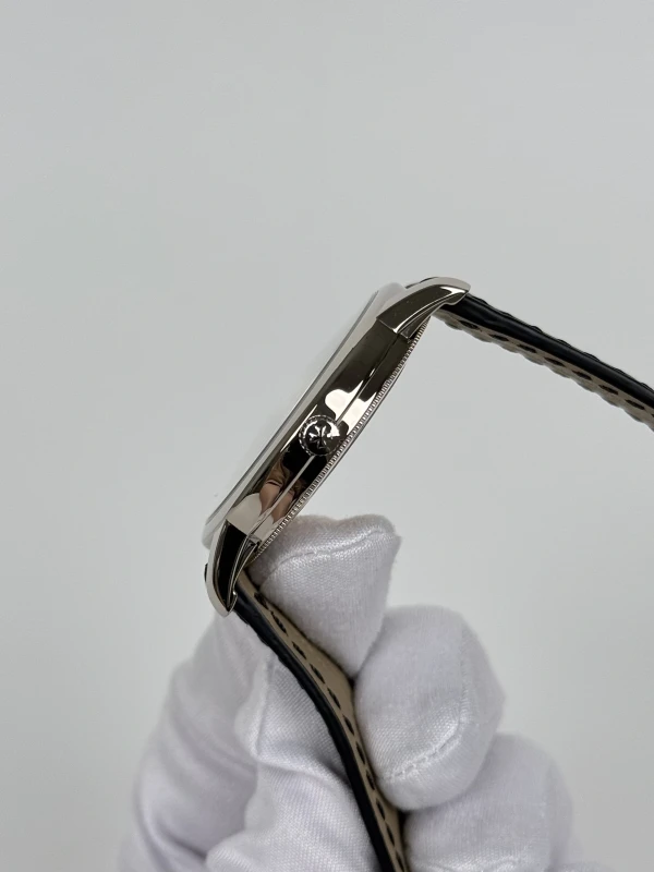 Vacheron Constantin Date Self-Winding  87172/000G-9301 6