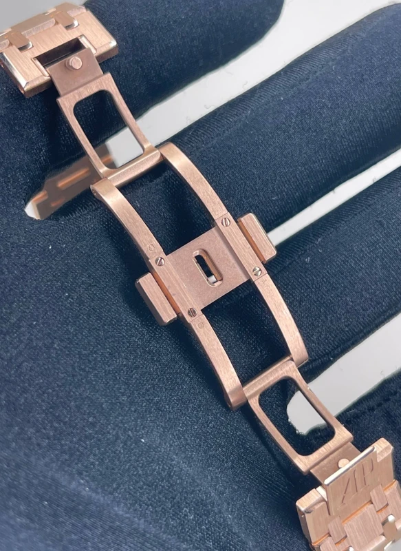 Audemars Piguet SELFWINDING 37 MM "50TH ANNIVERSARY" 15551OR.ZZ.1356OR.01 6