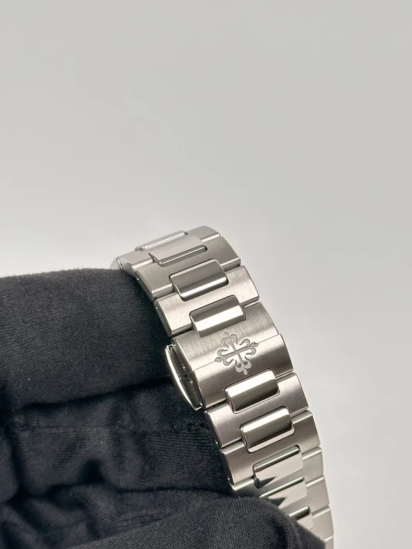 Patek Philippe Lady 7118 7118/1A-011 8