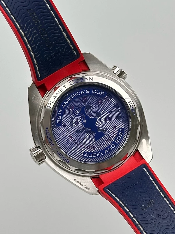 Omega Planet Ocean 600 m 215.32.43.21.04.001 9