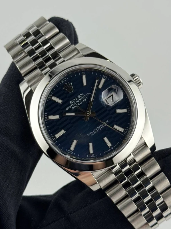 Rolex DATEJUST 41MM STEEL 126300-0024 2